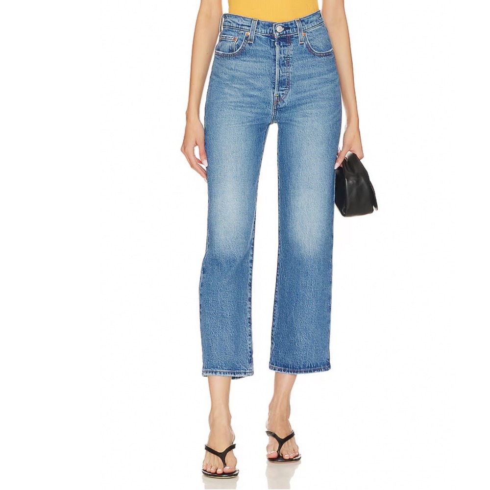Levi's ribcage straight ankle Jean size 27